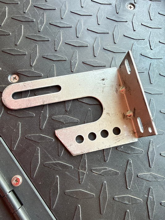 Center Support Spring Anchor Plate - Universal